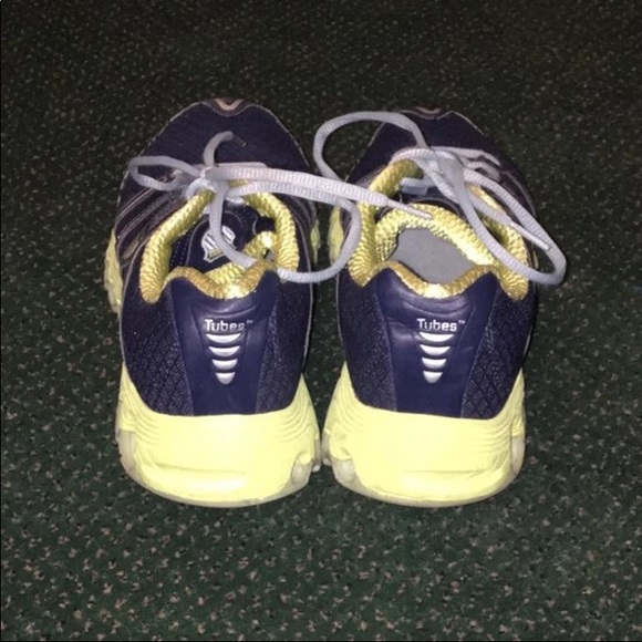 ***SOLD***Women’s K-Swiss Running Shoes - Picture 4 of 5